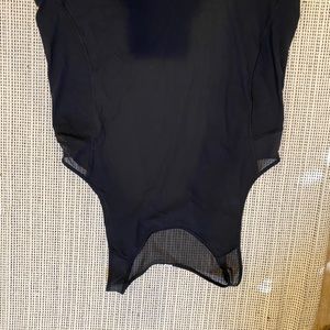 Lululemon black workout top size 6